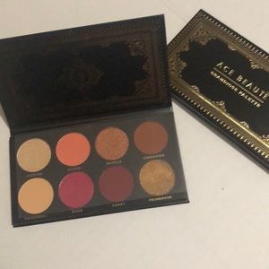 Eye shadow palette